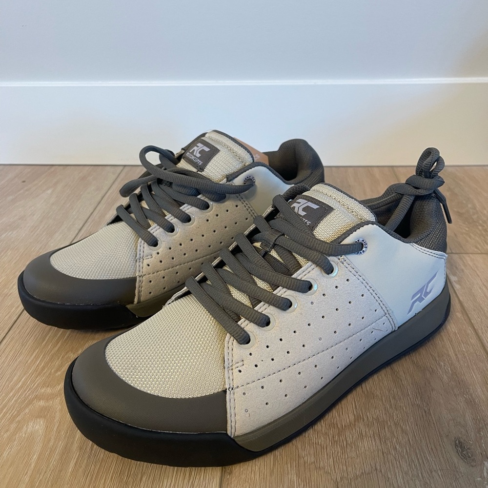 Ride Concepts Livewire Dune Mountain Bike Shoes - brand new